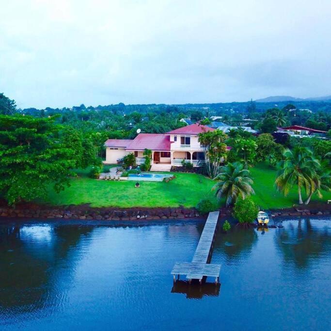 Te Mana Lodge Taravao エクステリア 写真
